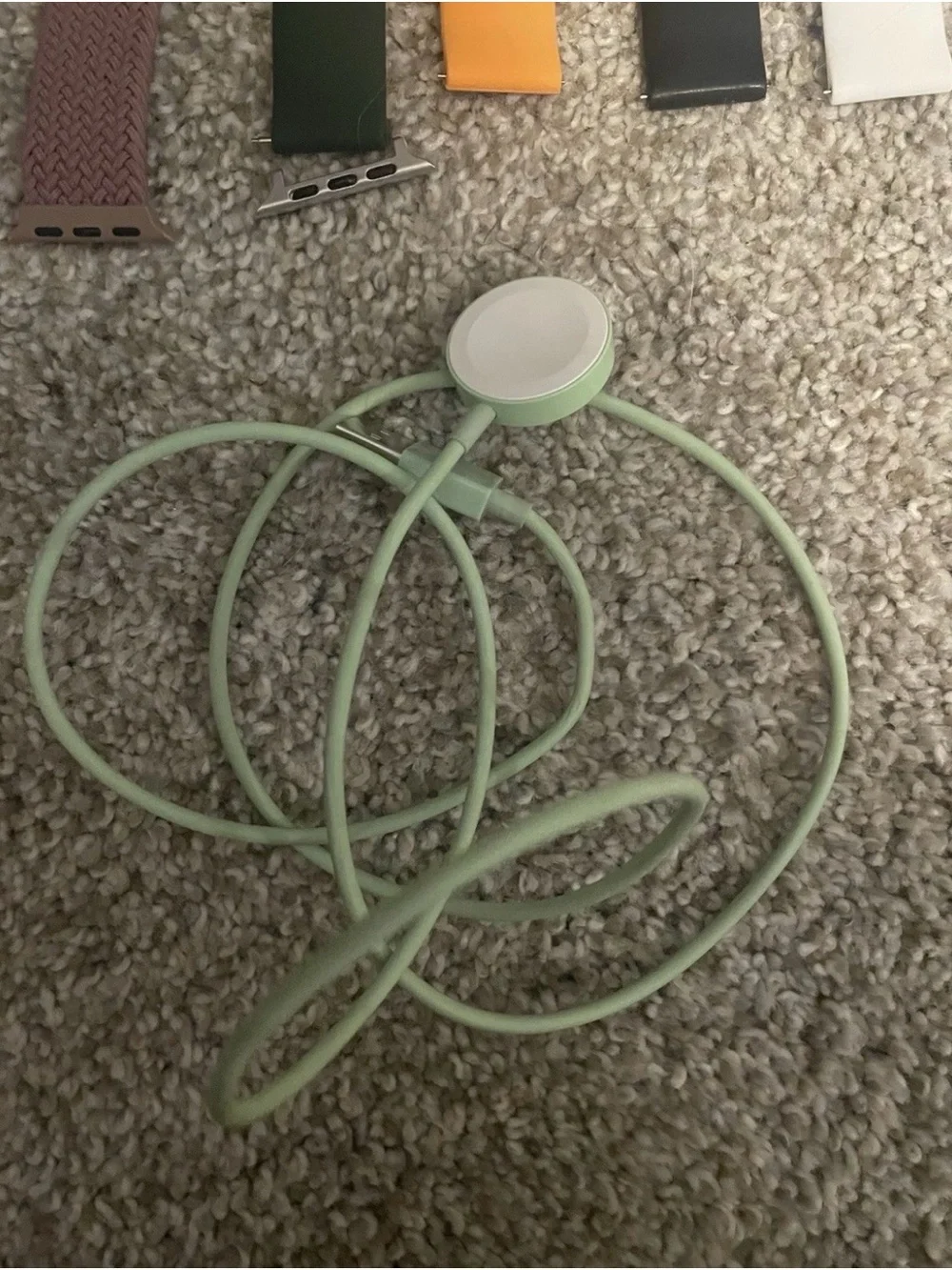 Apple Watch SE With 12 watch bands and charger, slight scratches
